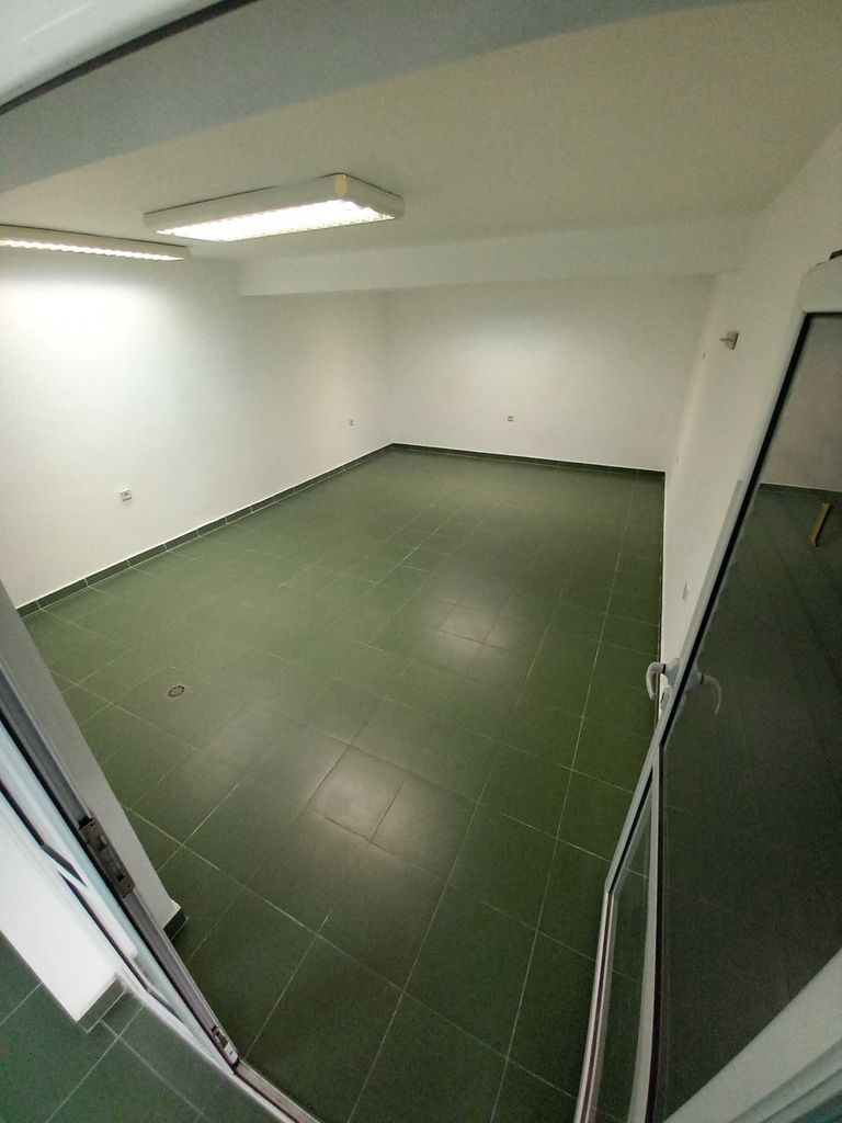 Дава се под наем Офис в Бургас, Център - 90 кв.м за 375 € - Снимка #1