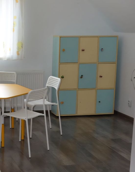 Vand set vestiare copii