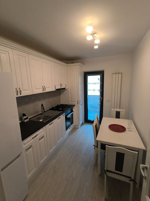 Proprietar închiriez apart doua cam bloc nou