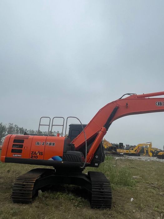 Гусеничный Hitachi 210. 10% to'lov bilan. Zakazga. 2022-yil