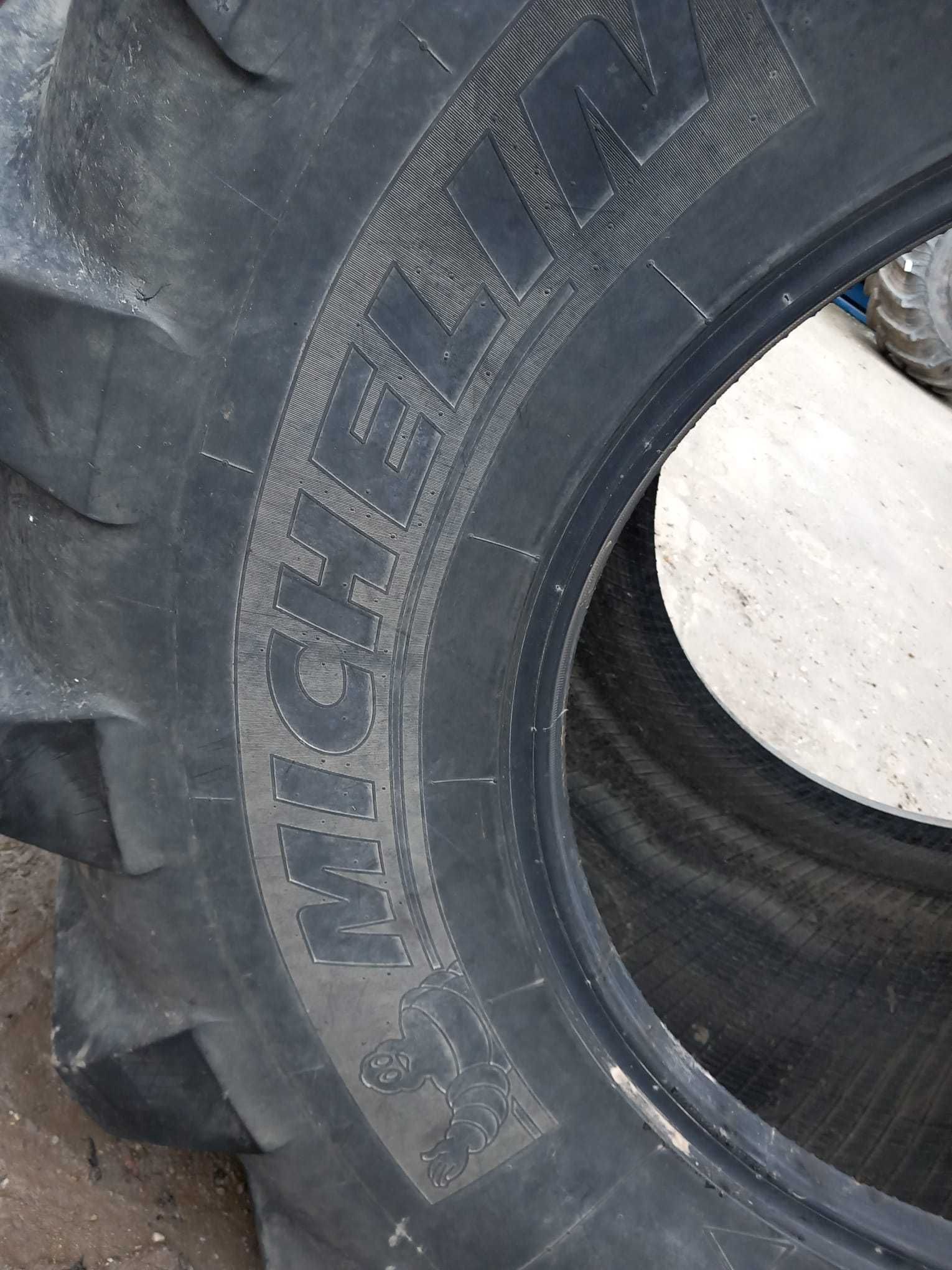 Cauciucuri 900/60R32 9006032 marca Michelin.