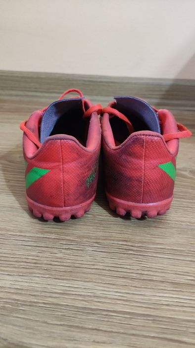 Adidas футболни стоножки 34 номер