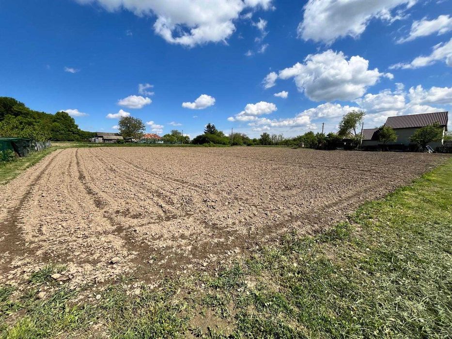 Vand teren intravilan 3300 mp zona Ionaseni