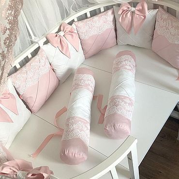 Бортики на  детскую кроватку