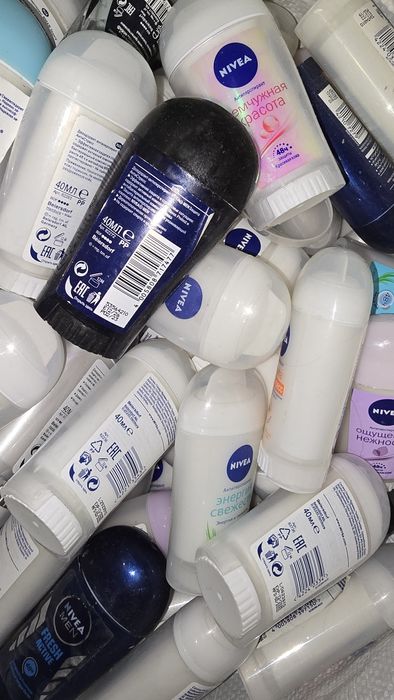 Продаётся  нивея состояние  новое  для мужчин  и женщин  шариковый