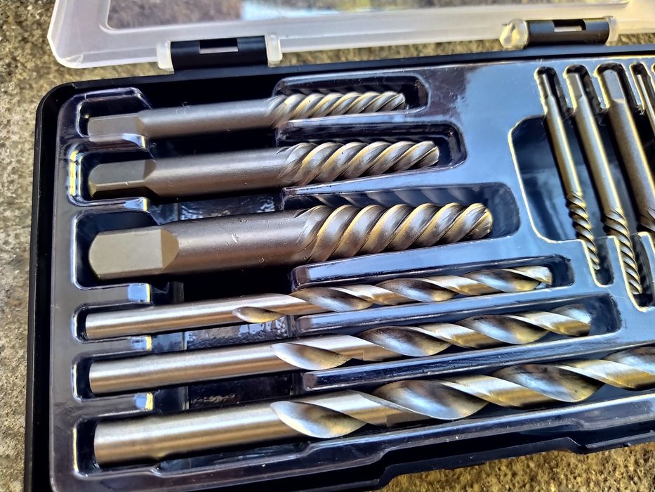 Trusa 12 extractoare suruburi rupte 12 piese burghie metal