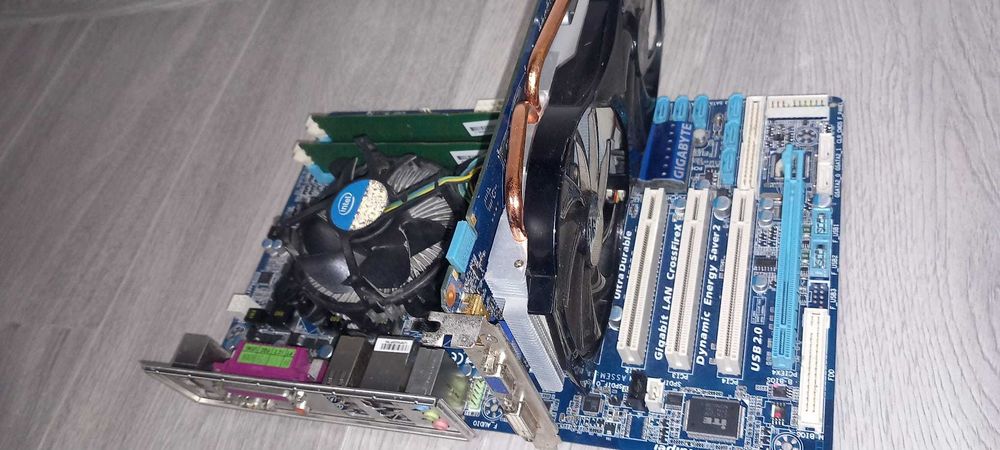 Kit MB Lga 1156 Gigabyte GA-P55-UD3L/i5 750 2.66GHz/8Gb ddr3/GTX 550Ti