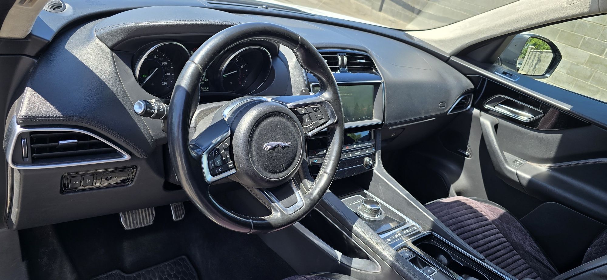 Продам Jaguar F-Pace