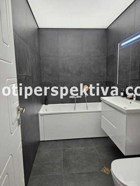 Продава се Двустаен апартамент в Пловдив, Тракия - 76 кв.м за 1935 €/кв.м - Снимка #5