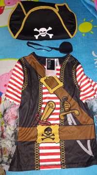 Costumație pirat