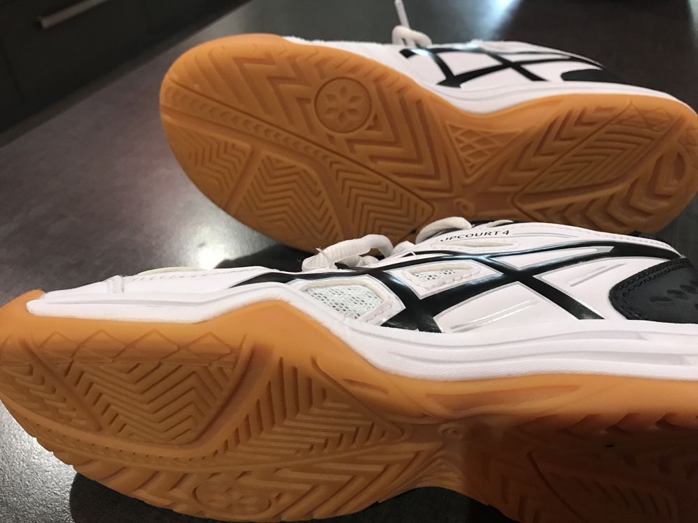 Продавам маратонки Asics