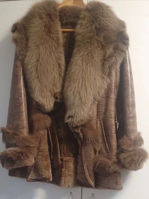 Vând haină de blană mărimea M/38/40