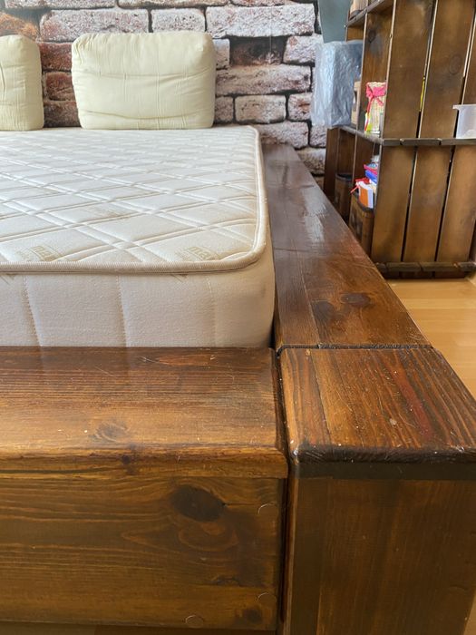 Спалня дървена основа  плюс матрак Magniflex