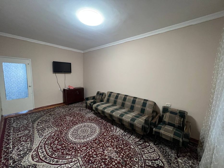 Сдаю 2комнатная квартира на Юнусабаде 19-кв бетонка, чистая квартира.