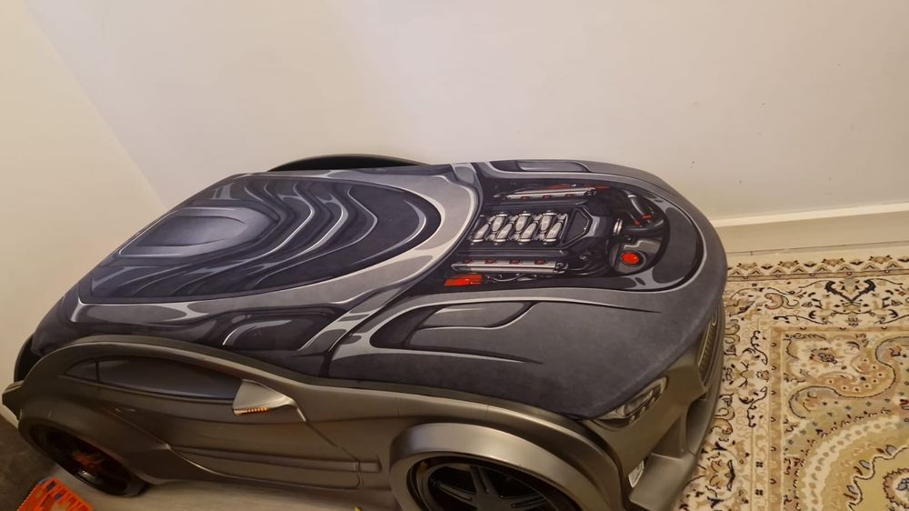 Продам машинку кроватку