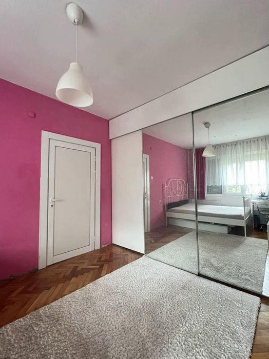 Тристаен, под наем, ж.к Красна поляна 2