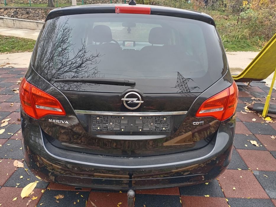 Опел Мерива б на части