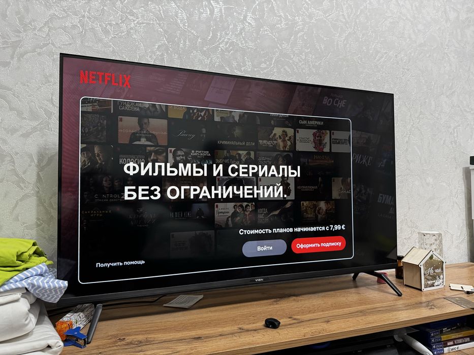 Почти новый телевизор 109см