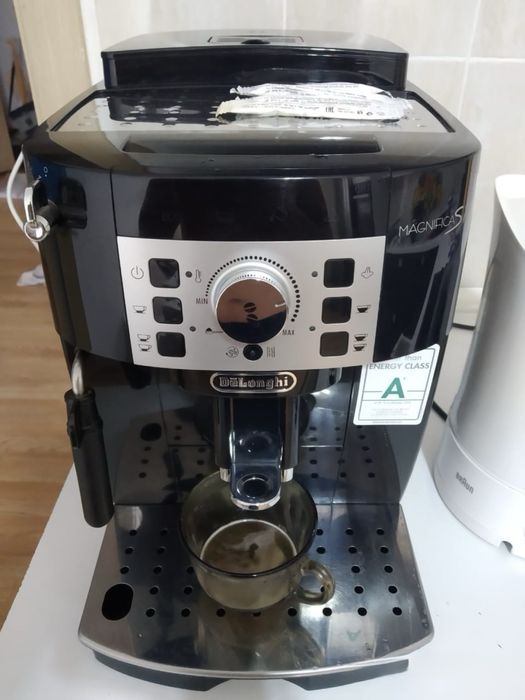 Кофемашина DeLonghi ECAM22.110