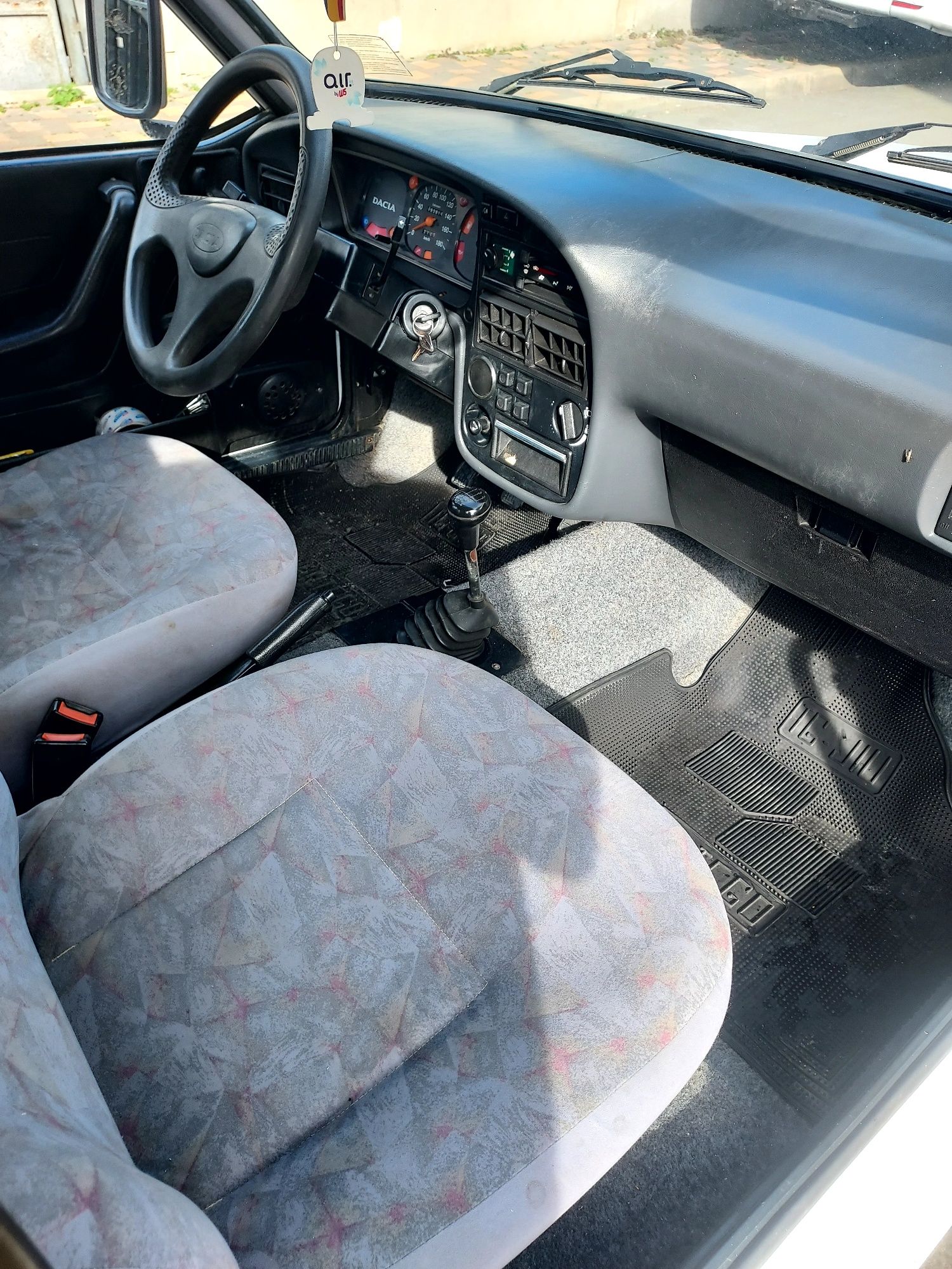 Dacia Papuc 5 locuri