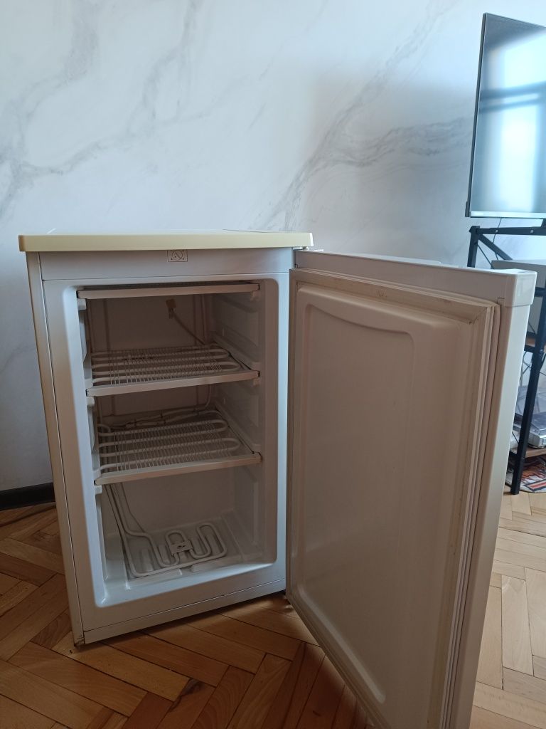 Фризер Midea 68 литра