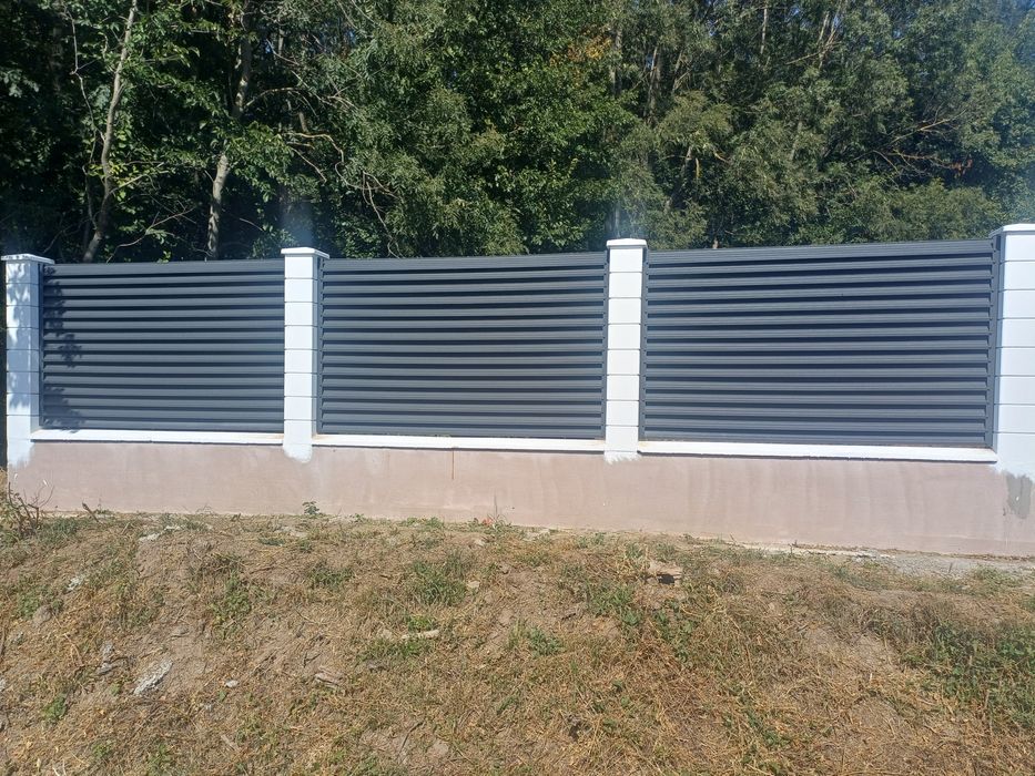 Vindem sipca metalica si gard tip jaluzea