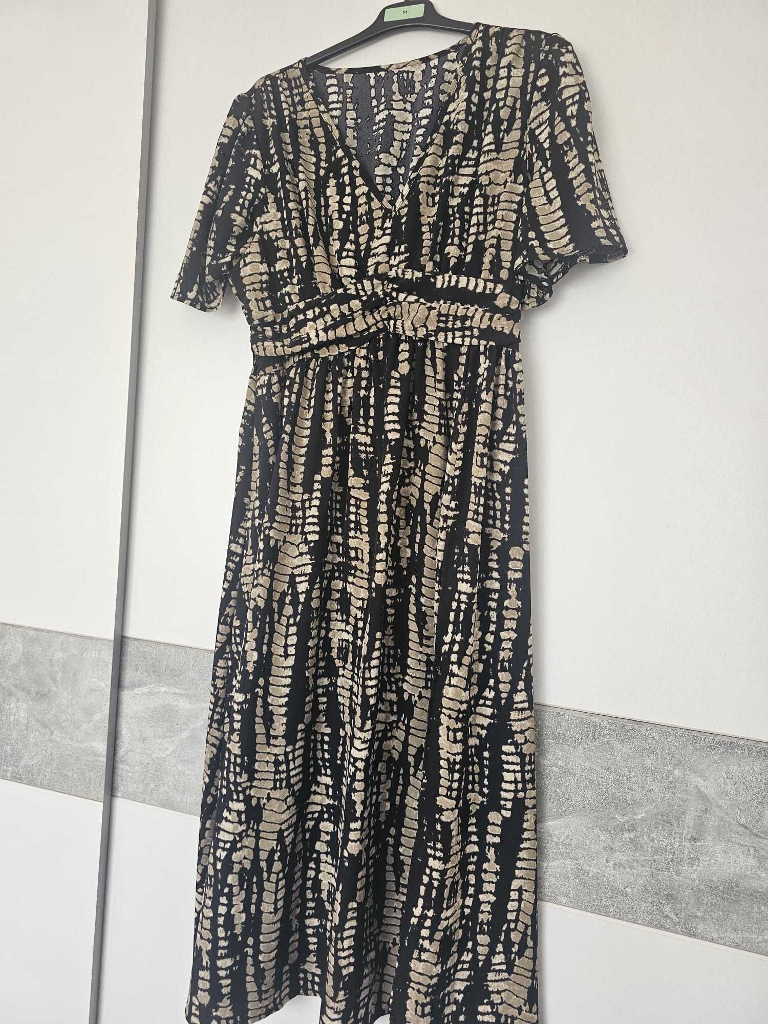 Rochii noi la moda