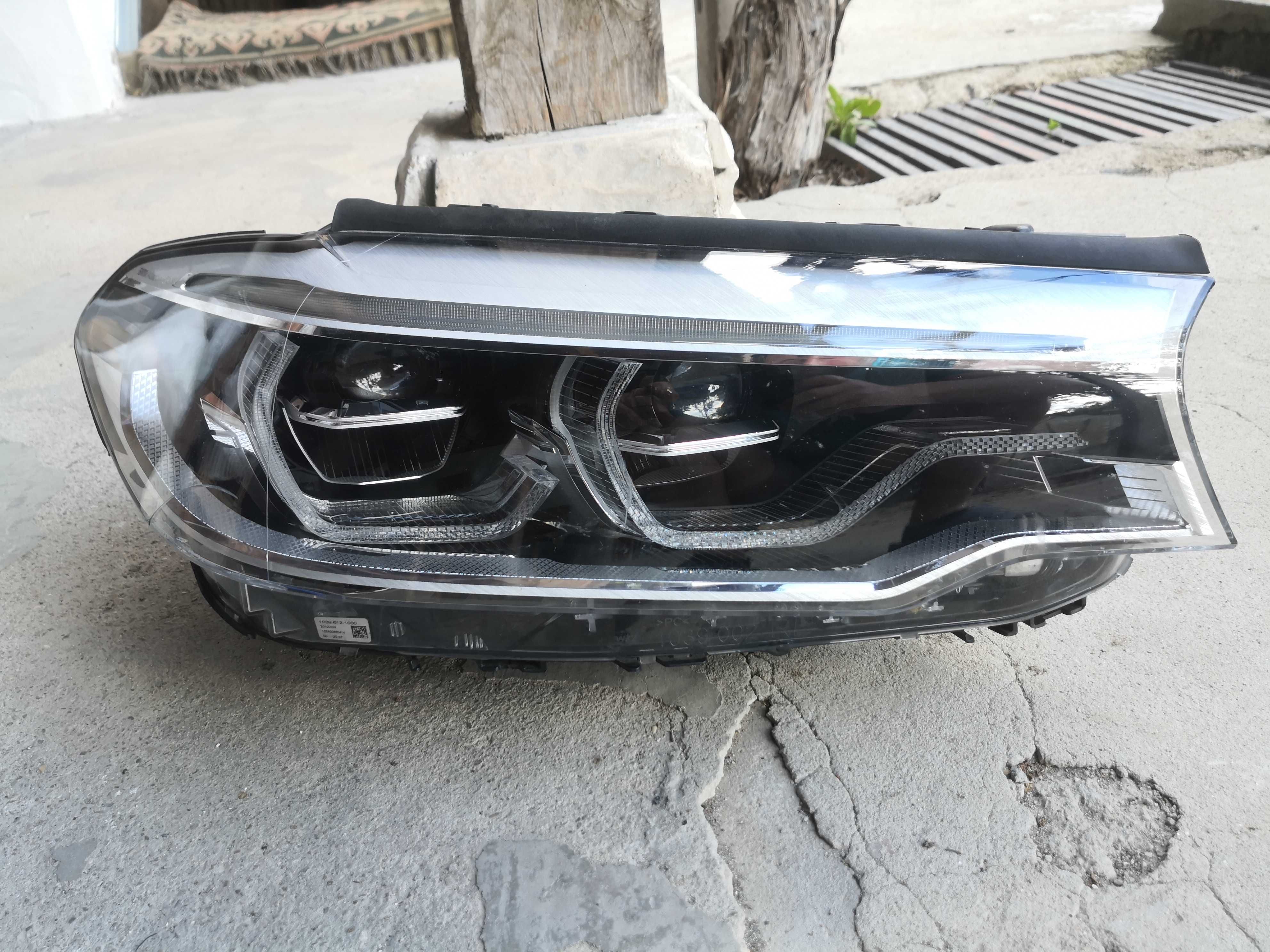 Фар BMW G30/G31 Adaptive LED десен/Фар БМВ Г30/Г31 Оригинален