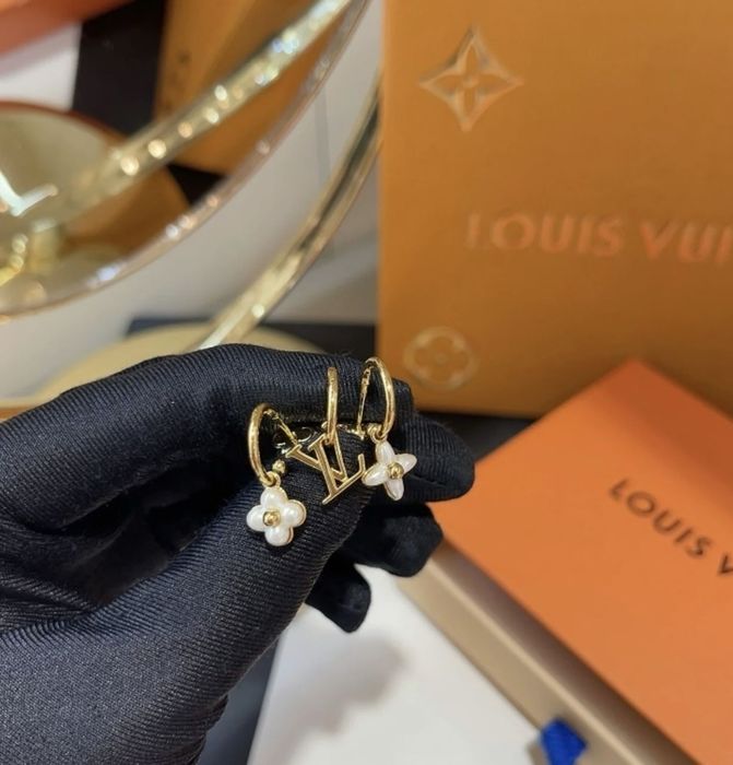 LV обеци New Season