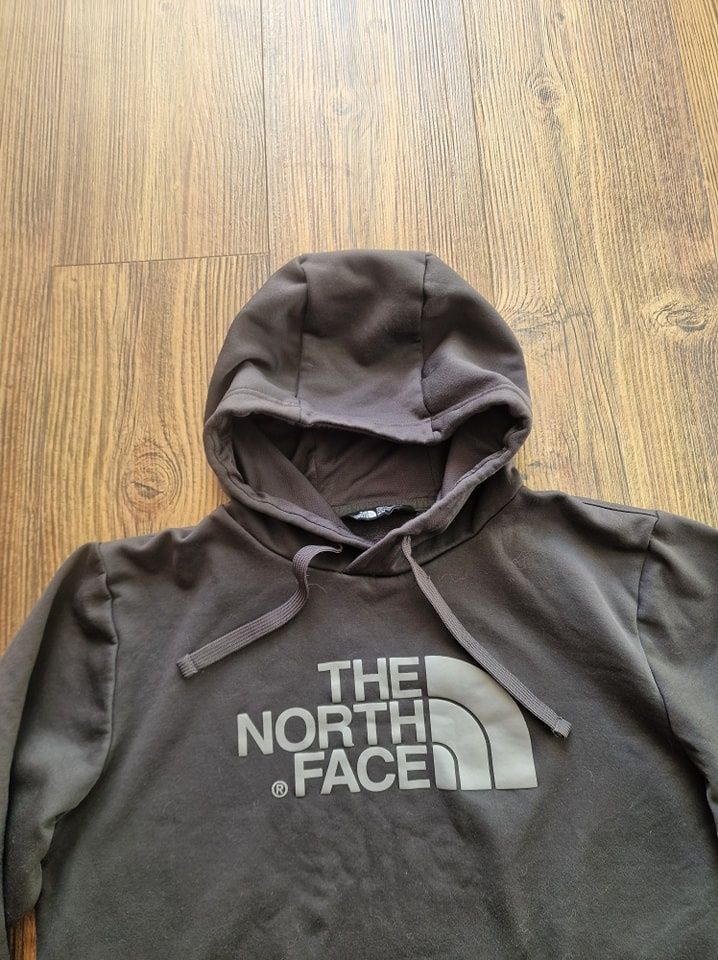 Страхотен мъжки суитчър THE NORTH FACE размер М , без
забележки като н