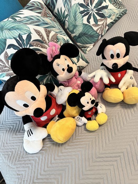 mikey и miny mouse цяло семейство от disneyland