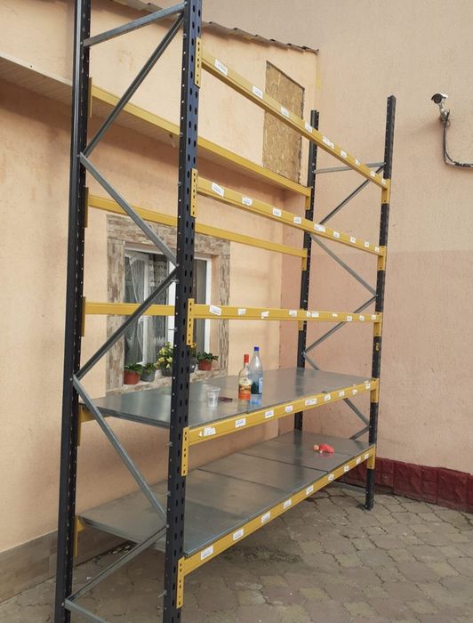 Rafturi metalice 582×962