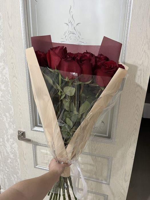Продам свежый букет. Метровая роза
