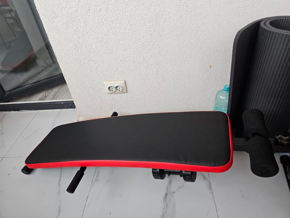 Banca exercitii, abdomene cu gantere