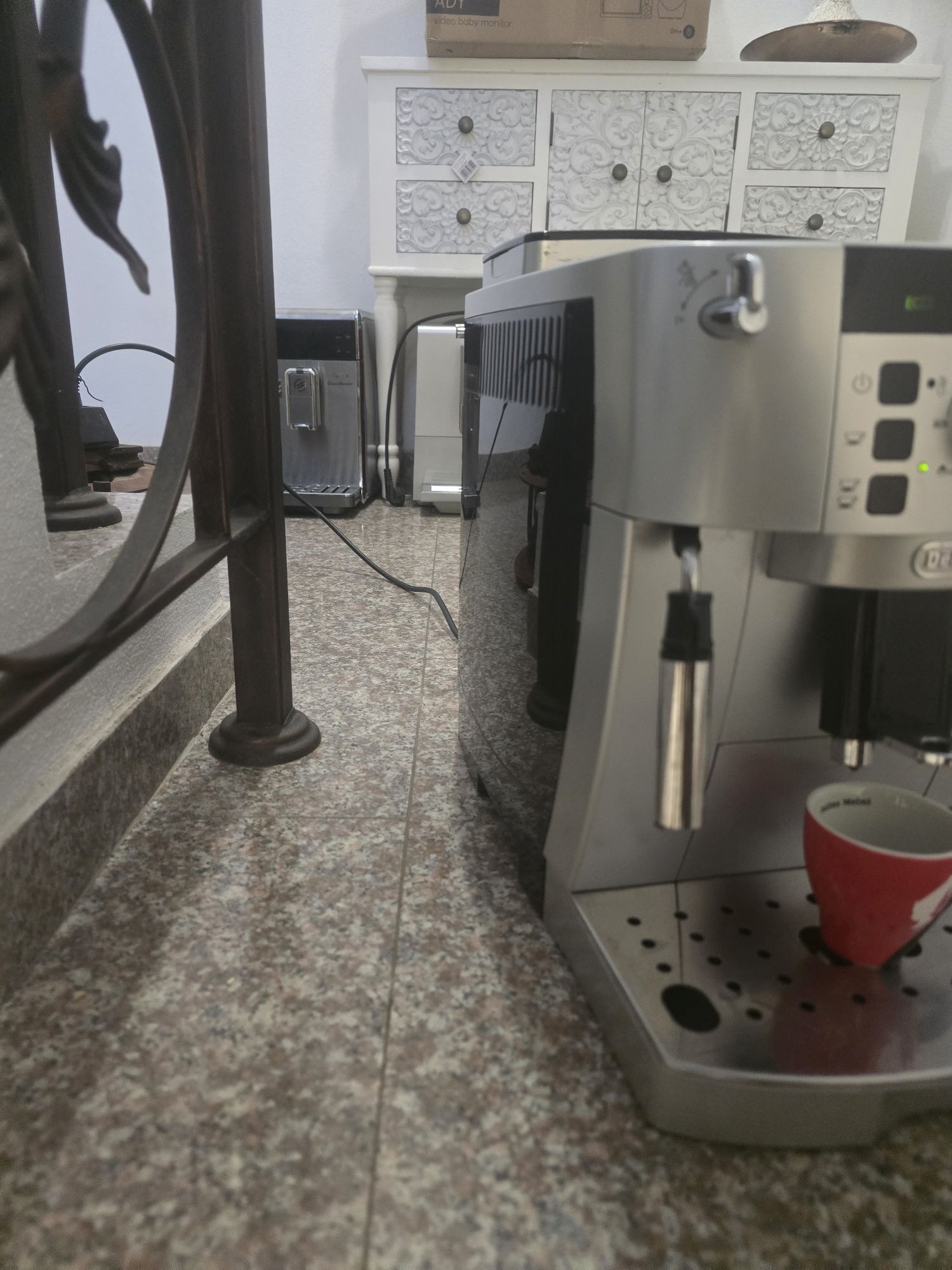 Кафемашина Delonghi magnifica s