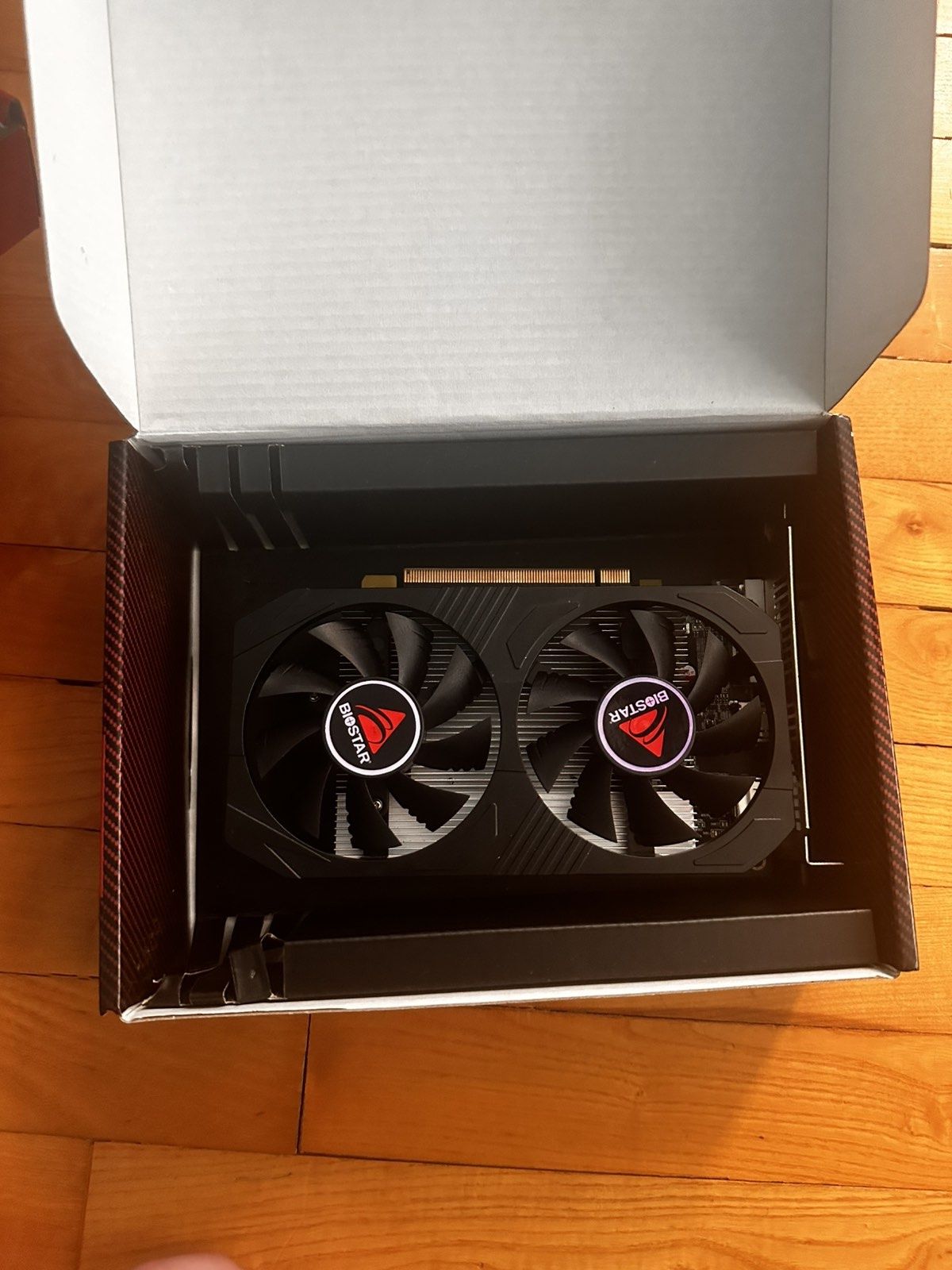 Видео карта RX 560 4gb