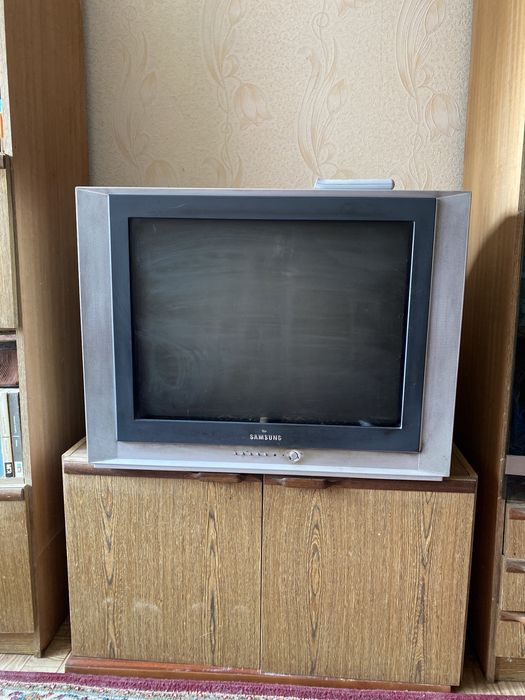 Продам телевизор