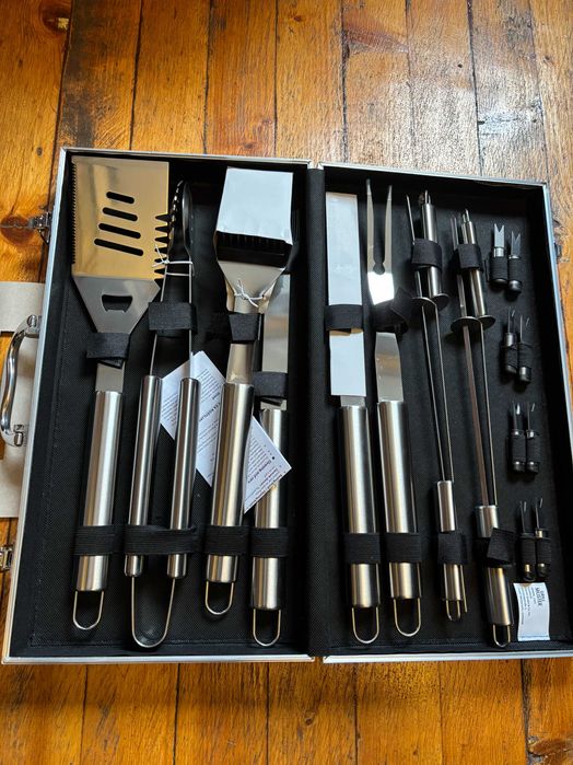 Продавам чисто нов барбекю комплект Grill Meister – 18 части