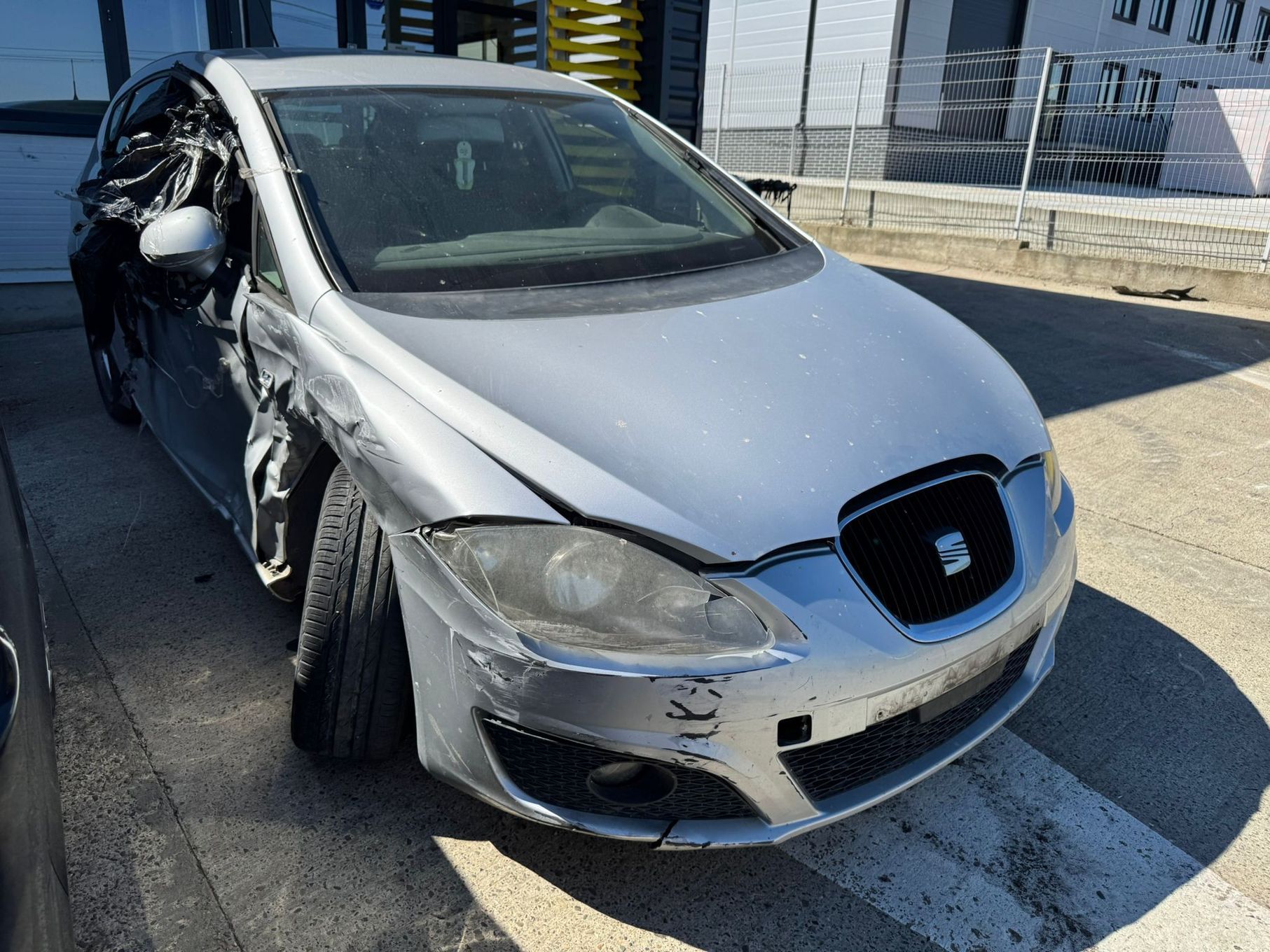 Dezmembrez / Dezmembrari / Piese / Accesorii Seat leon facelift 2012 1.6 tdi cay stanga