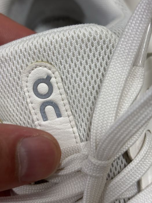 Adidasi on cloud roger 43