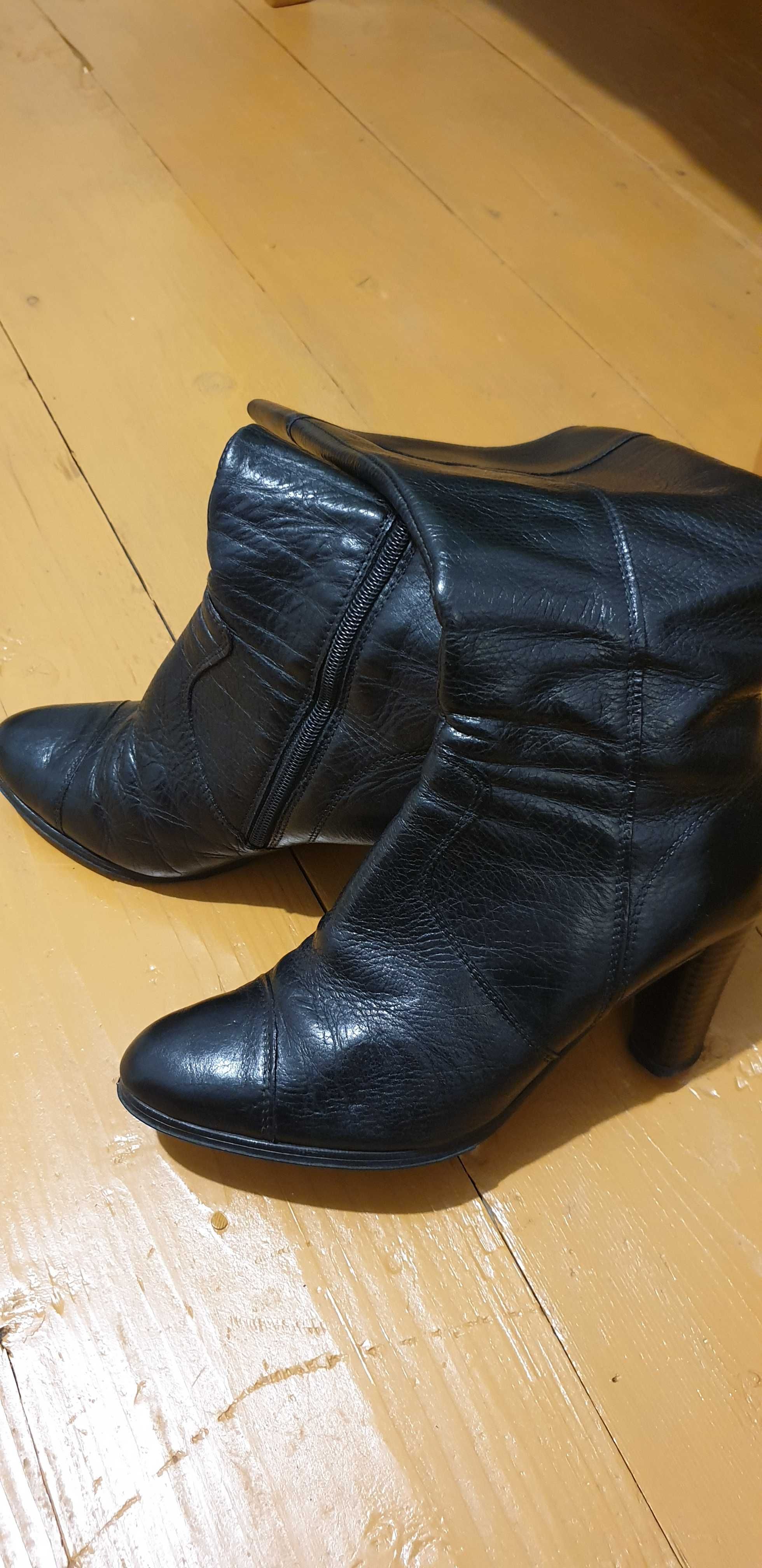 Cizme de piele neagra