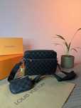 (redus)Borseta Louis Vuitton Trio Messenger Black Calitate Premium
