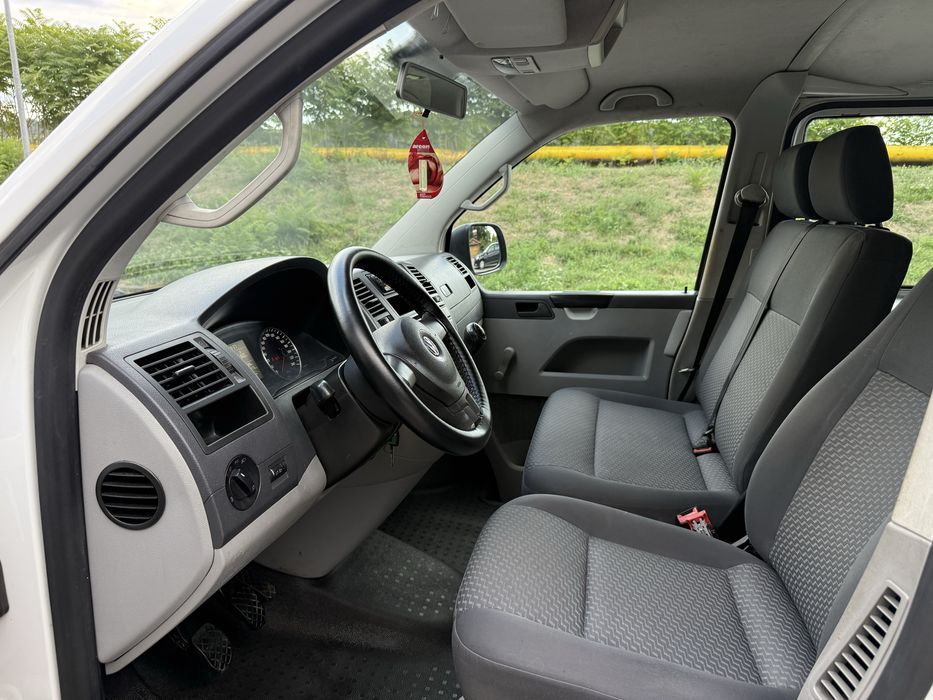 VW Transporter T5 2.0 Tdi 102 Cp Euro 5 cu 8+1 Locuri