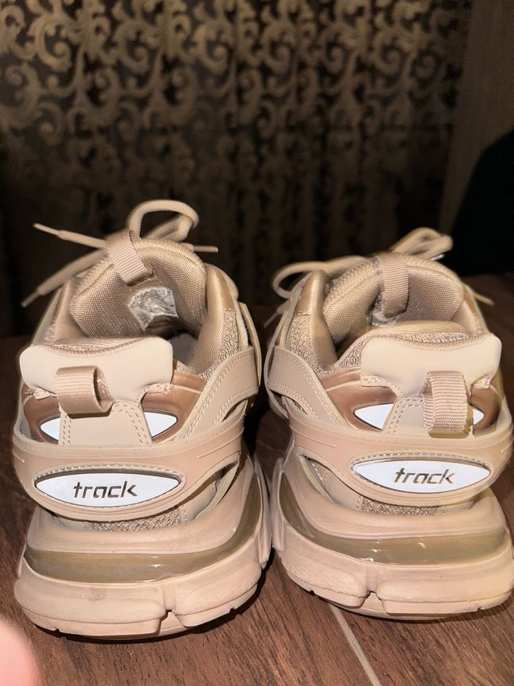 balenciaga track nude