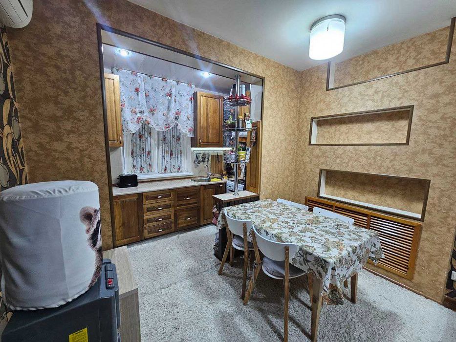 Продаётся Квартира под Нежилое Помещение 97м2 Мирзо Улугбек  1 Линия