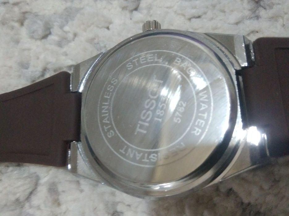 Часы Tissot PRX Powermatic 80 в идеальном состоянии, новый