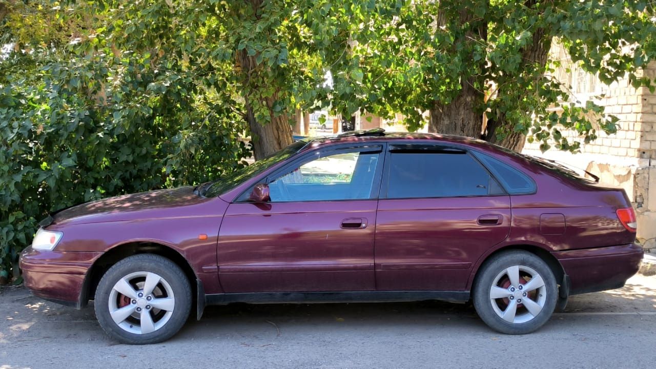 Продаётся Toyota Carina E
