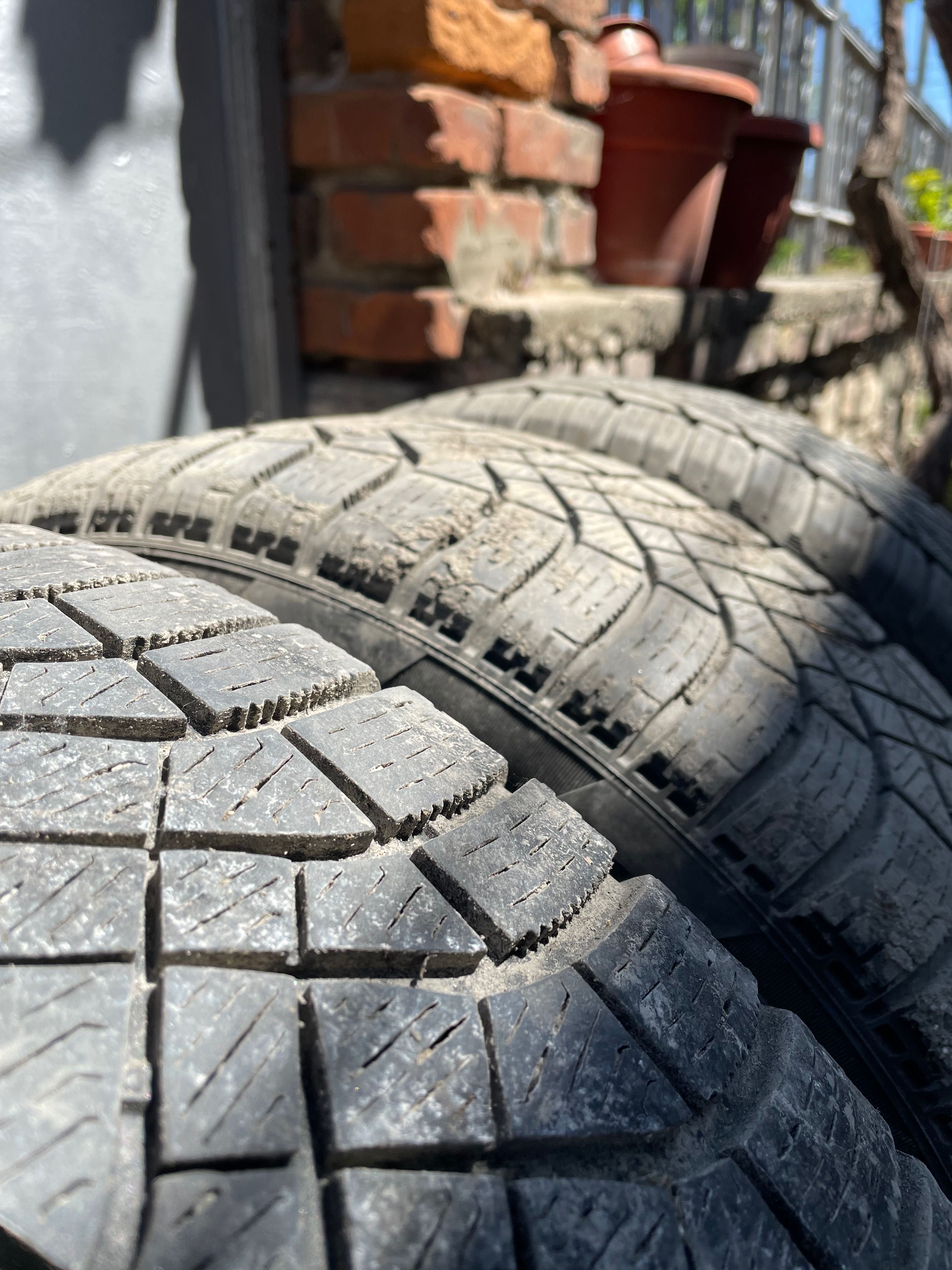 Зимни гуми с джанти Pirelli 185/60/15