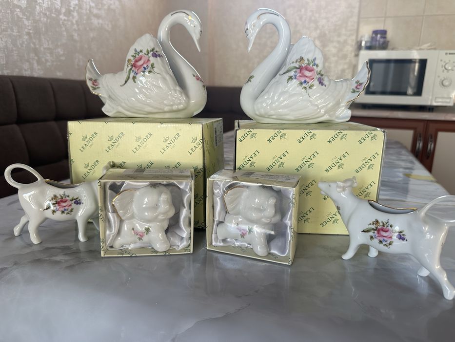 Фарфорывый набор из нескольких предметов