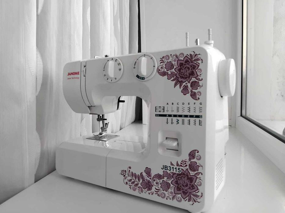 Продам швейную машинку, Janome, абсолютно новая.
